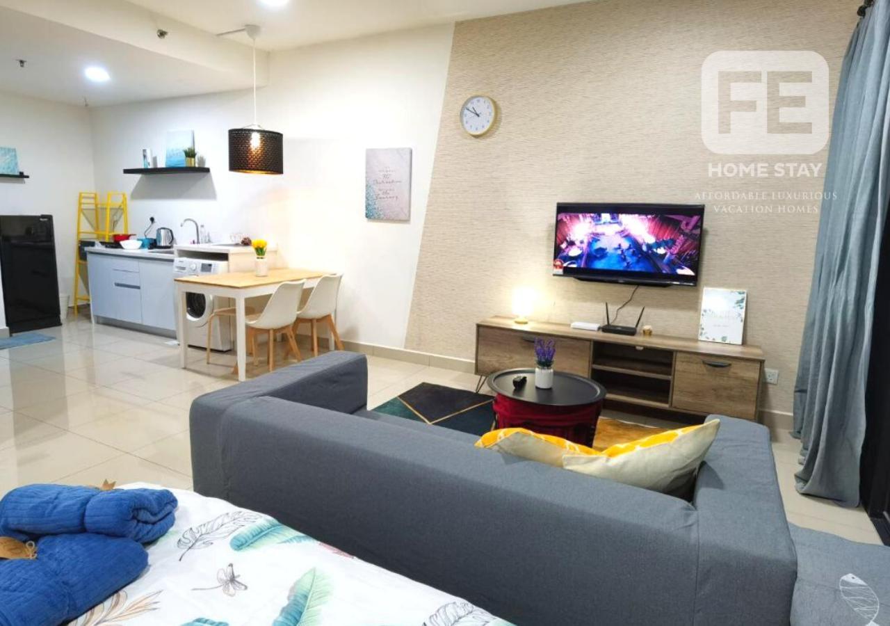 Netflix Wifi Trefoil Homestay Setia Alam Sacc Homestay Fe Shah Alam Esterno foto