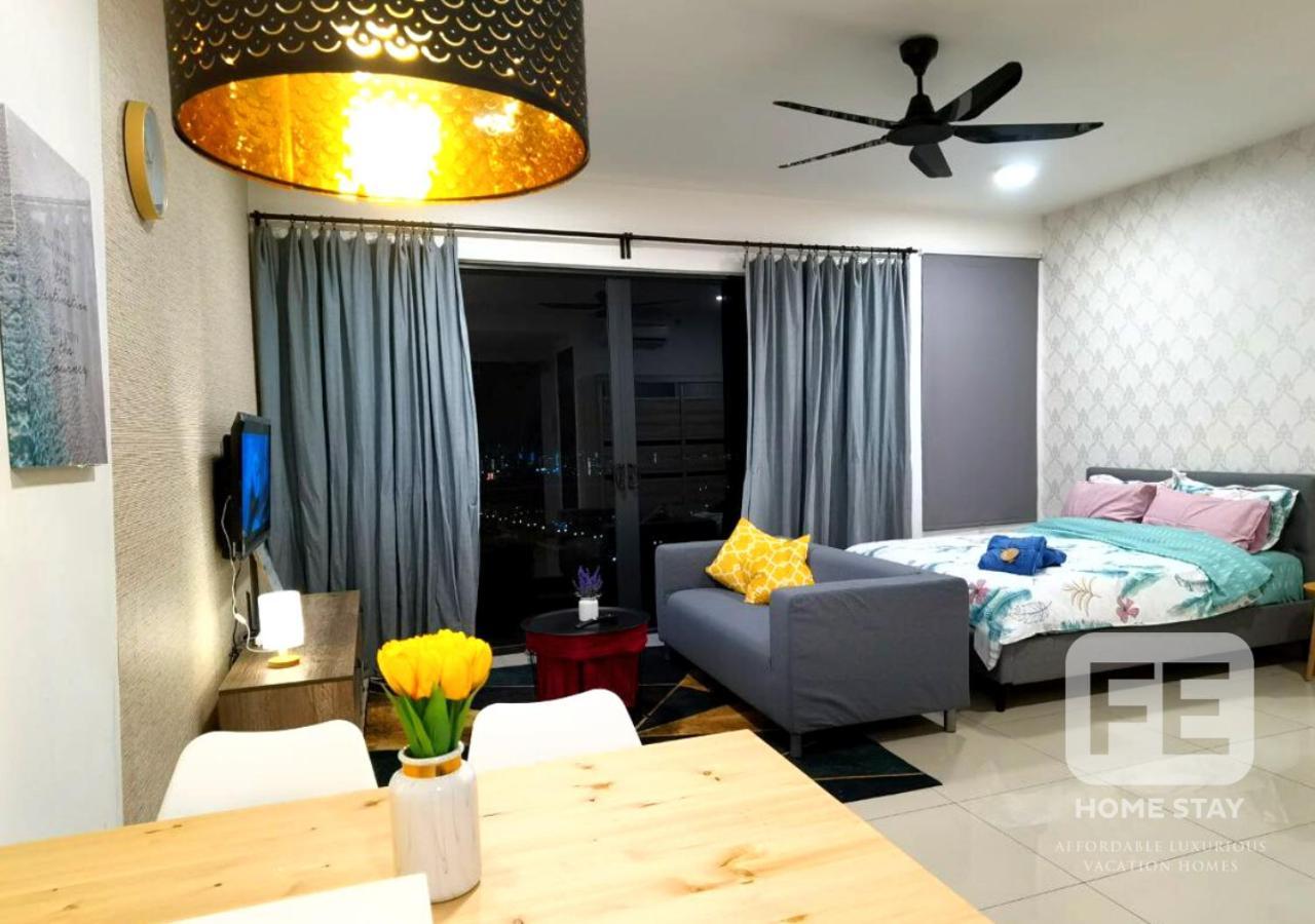 Netflix Wifi Trefoil Homestay Setia Alam Sacc Homestay Fe Shah Alam Esterno foto